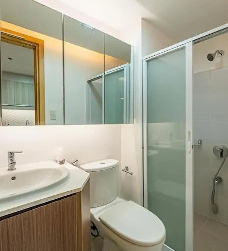 200mbps Wifi, Luxury Near Ayala *